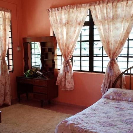 Homestay Zahra Sri Bayu Cherang Ruku Buitenkant foto