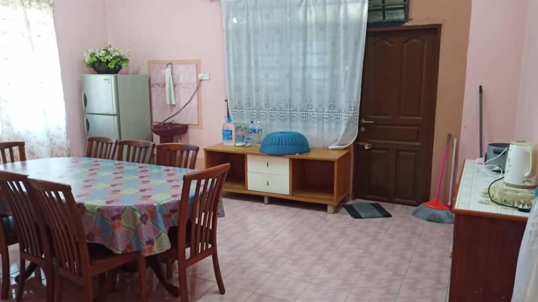 Homestay Zahra Sri Bayu Cherang Ruku Buitenkant foto